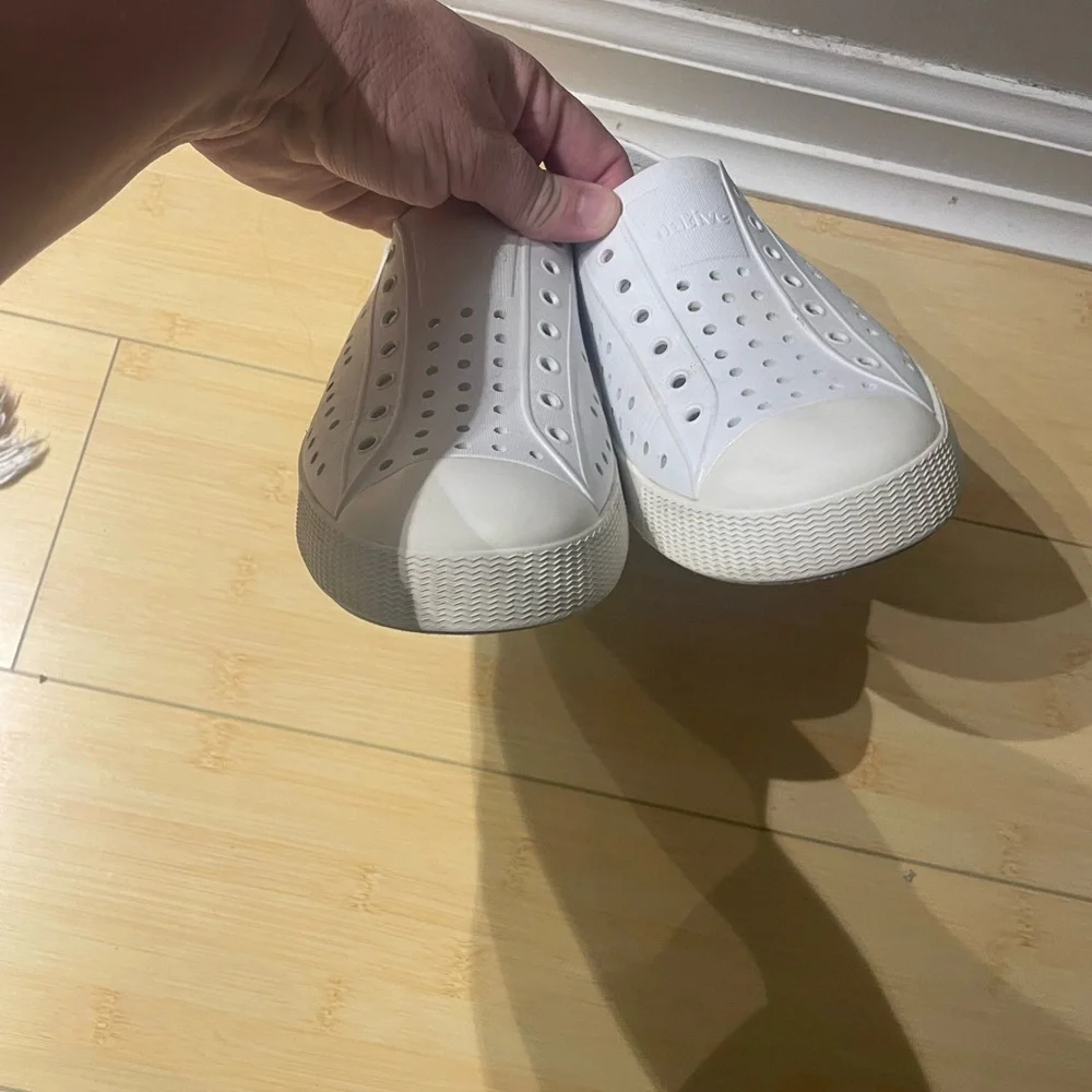 Native Jefferson Kids Water Shoes - White size J5